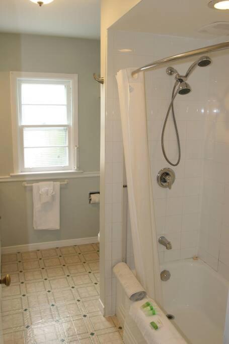 Niagara Riverview Closest To Falls, Free Breakfast Delivered Daily Exteriér fotografie